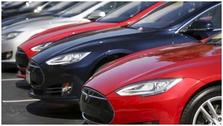 Электромобили Tesla Model S | Акции компании упали примерно на 25