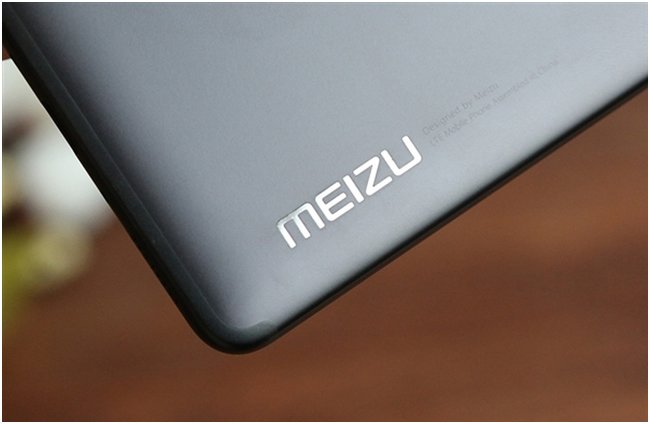 Meizu E3 / Смартфон