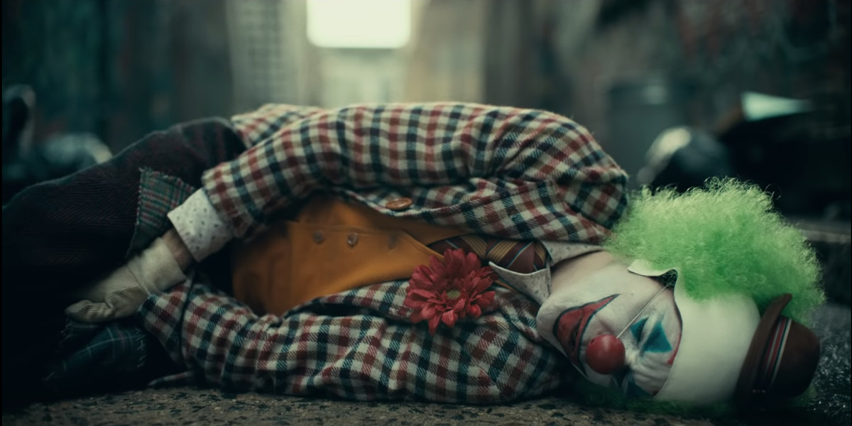 Контраст личности Артура в начале довольно сильно отличается от конечного