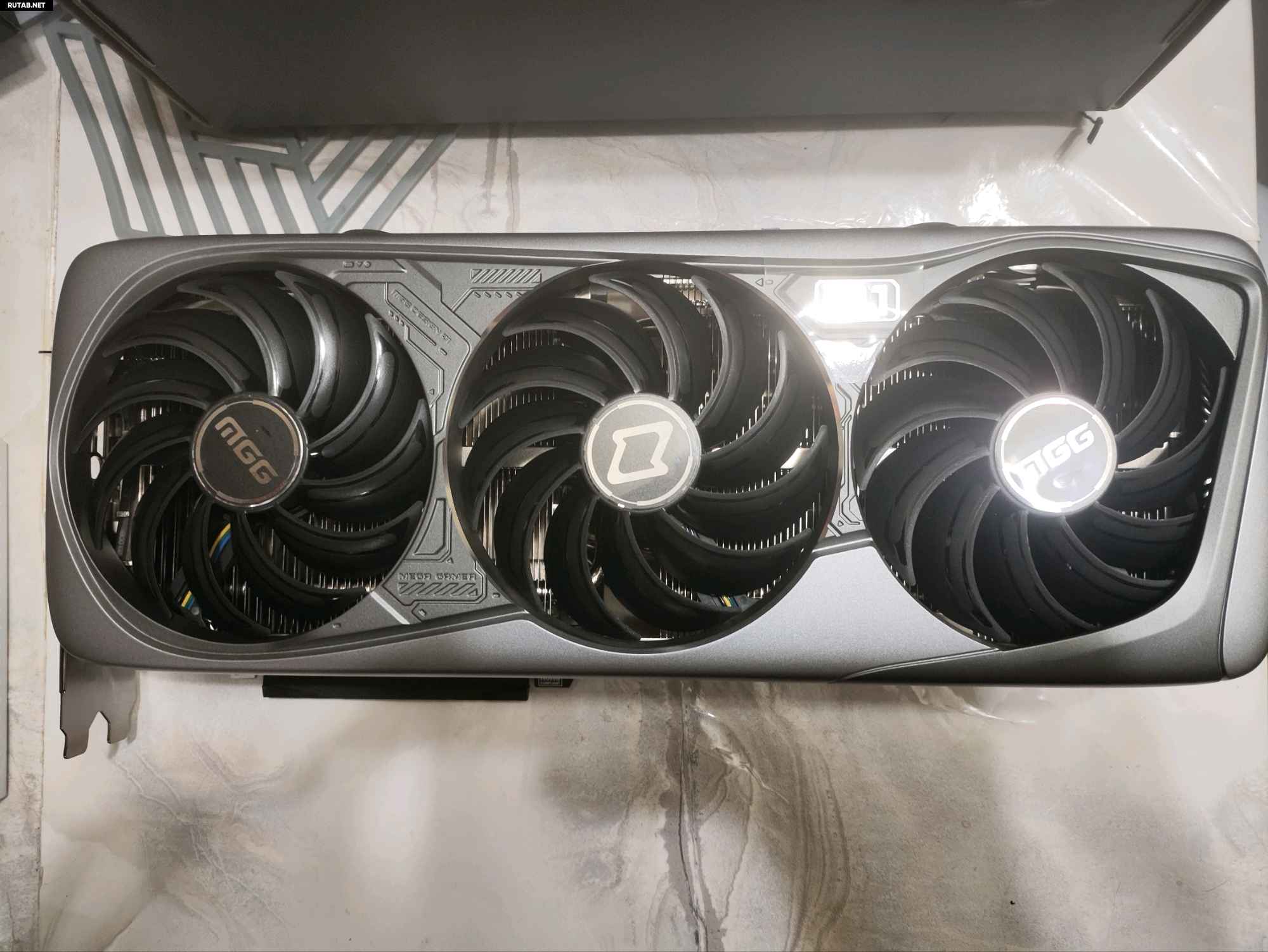 В MaxSun уверены, что температура более 80°C на GeForce RTX 4090 с пятью  вентиляторами — это нормально