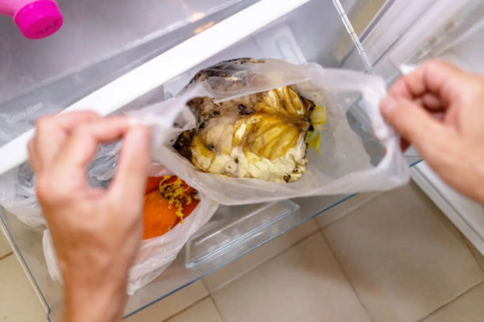 Более 460 фотографий испорченных продуктов в холодильнике