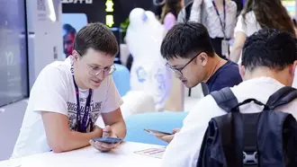 Полезные инструменты обогнали финансы: RuStore подвел итоги 2025 года