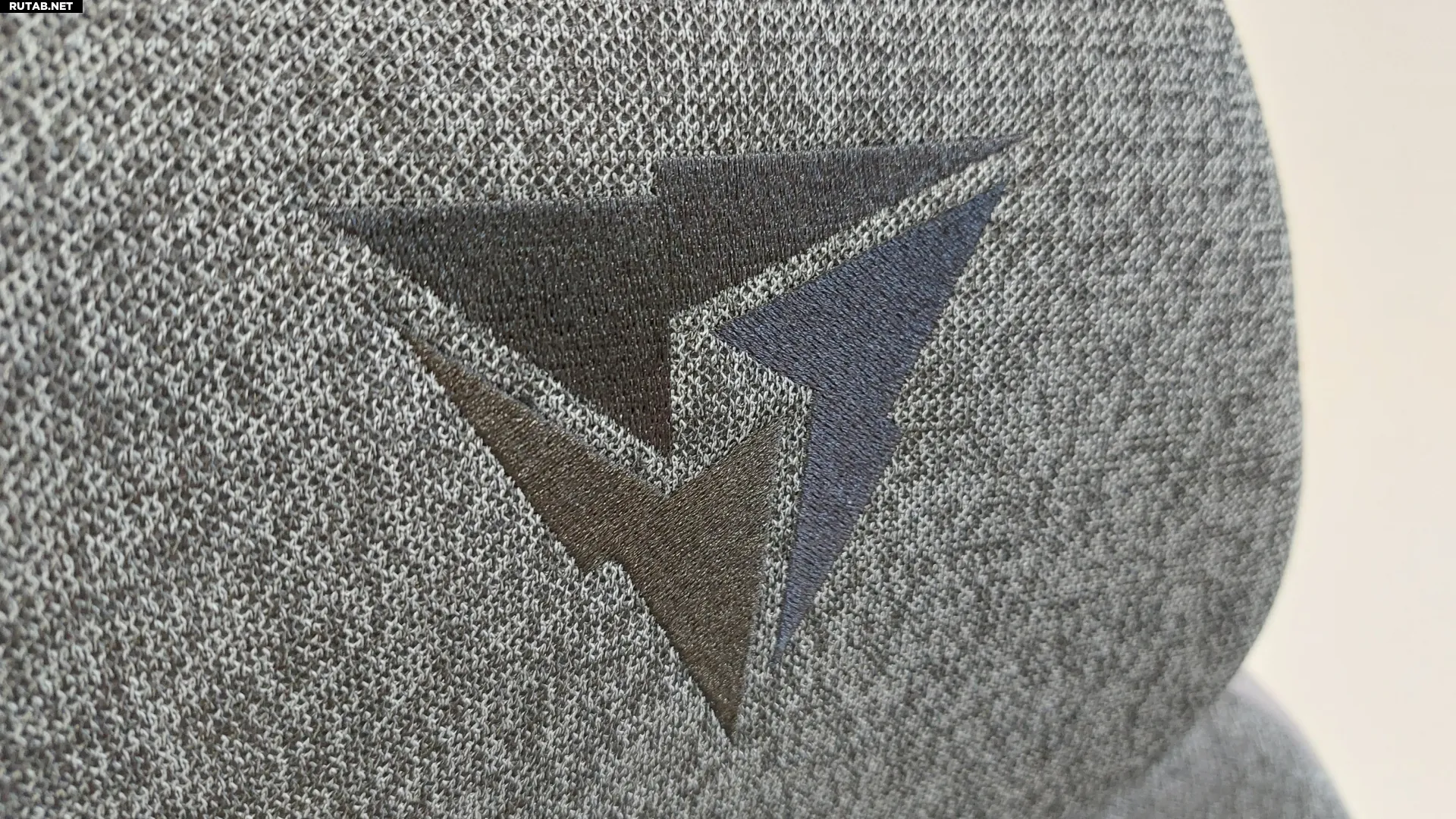 Игровое кресло ThunderX3 Solo 360 Loft Air.