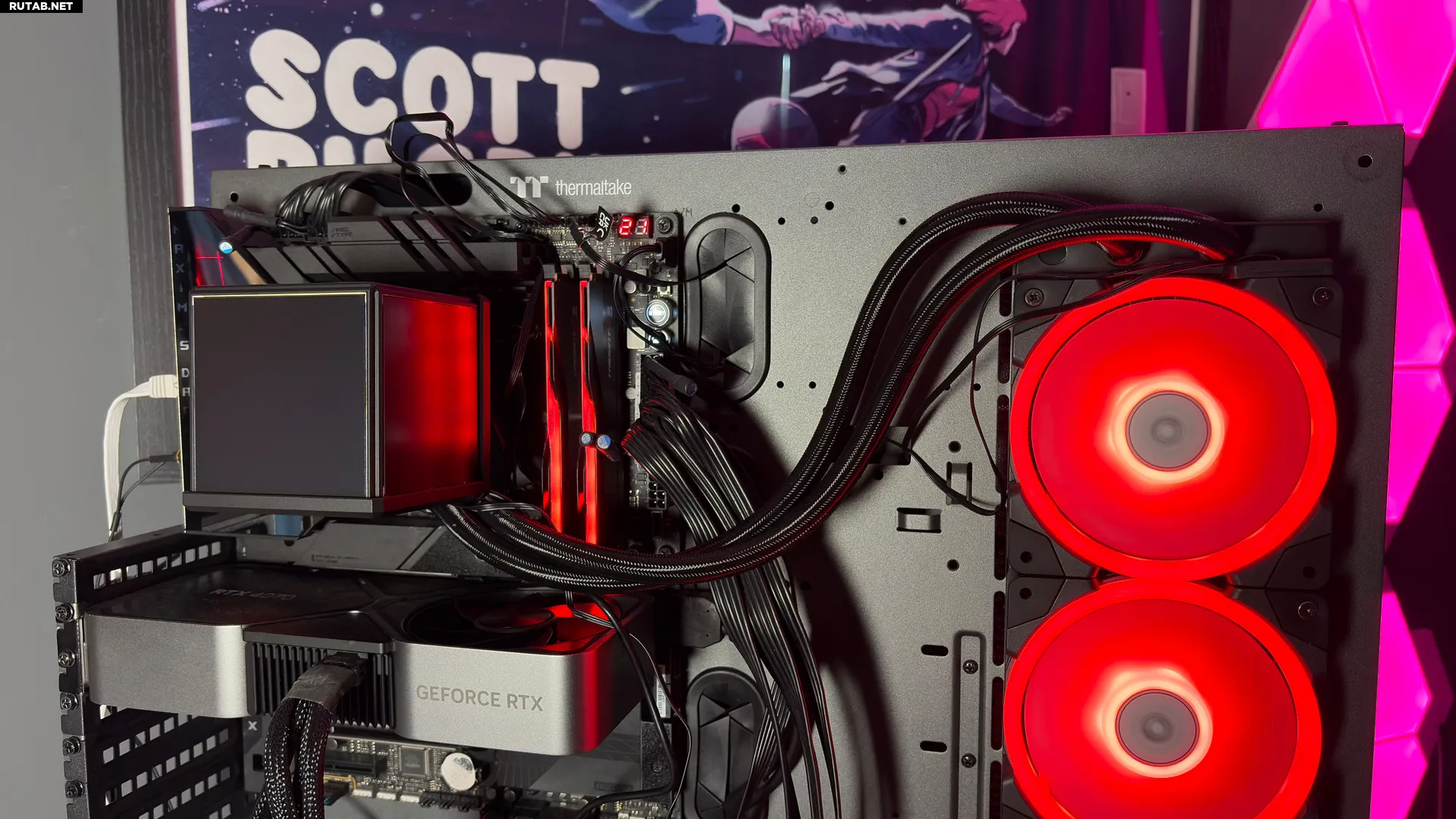 Thermaltake Minecube 360 Ultra ARGB Sync на открытом тестовом стенде.