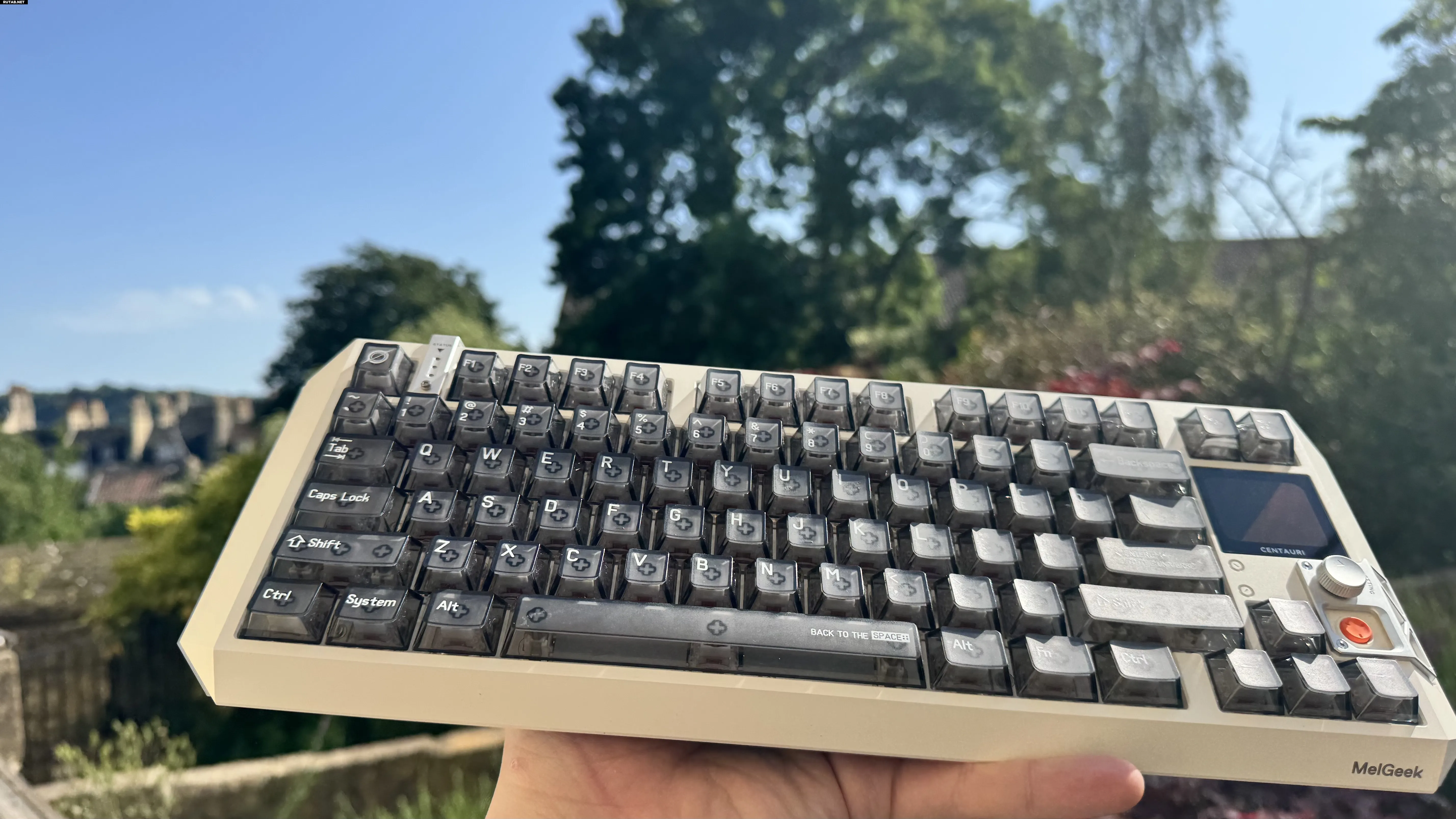 MelGeek Centauri 80 спереди