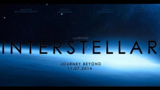 Энн Хэтэуэй смеется на вопросы об «Интерстеллар»