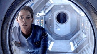 Актерский состав второго сезона «За пределами» претерпел изменения