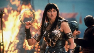 Люси Лоулесс и «Зловещие мертвецы»