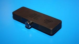 Intel представила миникомпютер Compute Stick со встроенной 3D-камерой RealSense