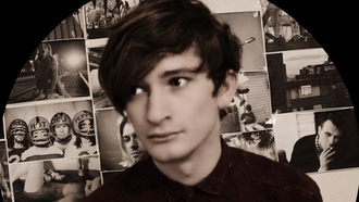 Обзорщика Minecraft нашли в ванной с ножом в спине