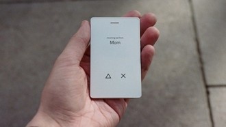 Light Phone 2 – минималистичный смартфон с матовым экраном