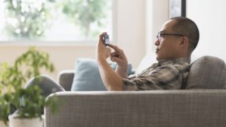 Экран на Android не поворачивается. Что делать?