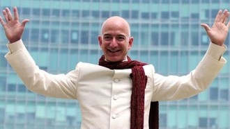 Продолжается сбор подписей за запрет Джеффу Безосу возвращаться на Землю