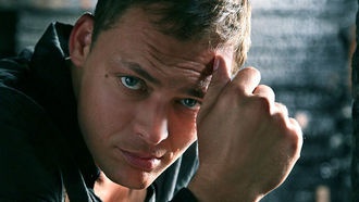 Биография актера: Артемьев Артём