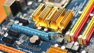 ASUS и Gigabyte внедряют поддержку новых процессоров AMD на платах X370, B350 и A320