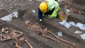 Заражение паразитами несмотря на гигиену: в средневековых монахах найден червь