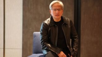 Глава NVIDIA рассматривает Huawei как грозного конкурента в области производства ИИ-чипов