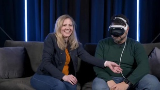 Apple Vision Pro выполняет указания жестами от всех людей, попадающих в поле зрения