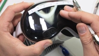 «Это не похоже на стекло»: блогер поцарапал Apple Vision Pro