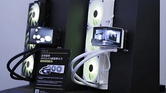 Появилась уникальная система жидкостного охлаждения с изогнутым AMOLED-дисплеем