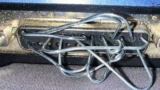 Метод сброса пароля BIOS ноутбука использует скрепки, вставленные в параллельный порт