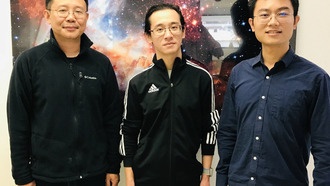 Физики разгадали загадку древней галактики, обнаруженной телескопом Уэбба