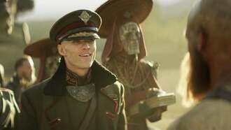 Актёр из «Мятежной луны» Зака Снайдера о скандальной сцене