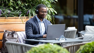 Исследователь создаёт наушники с шумоподавлением на базе ИИ