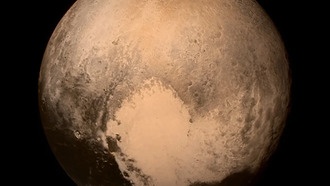 Всматриваемся в океан Плутона с помощью математических моделей и изображений космического корабля New Horizons