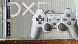 PS2 хранилась в оригинальной упаковке 20 лет, но эту консоль лучше пока не распаковывать