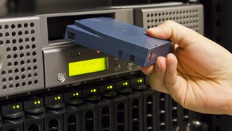 Поставки лент выросли до 152,9 эксабайт