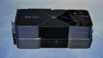 RTX 5090 с двумя слотами и двумя вентиляторами