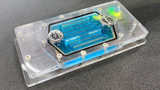 Использование модулей памяти CAMM2 с жидкостным охлаждением