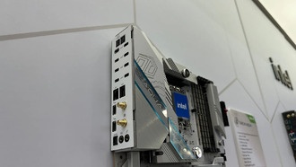 ASRock Z890 Taichi Aqua оснащен десятью портами USB Type-C, два из которых — порты Thunderbolt