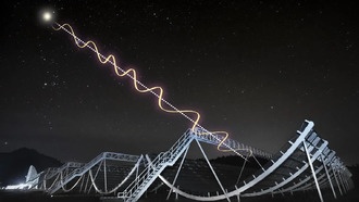 Происхождение быстрых радиовсплесков становится ясным благодаря поляризованному свету