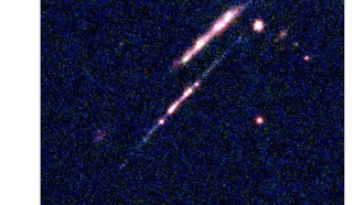 Космический телескоп Уэбб запечатлел звездные скопления в дуге Cosmic Gems