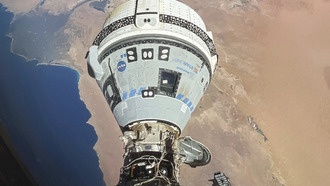 Астронавты НАСА останутся на космической станции дольше для устранения неполадок капсулы Боинга