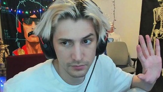 xQc утверждает, что теряет 6000 долларов в день, не размещая рекламу