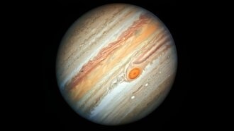 Новое объяснение сокращения Большого Красного Пятна Юпитера