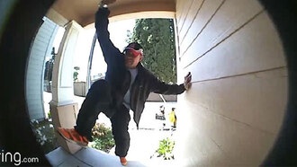 Полиция Лос-Анджелеса предупреждает о кражах со взломом с использованием глушителей Wi-Fi