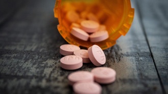 Лекарства с истекающим сроком годности могут стать проблемой в длительных космических полетах