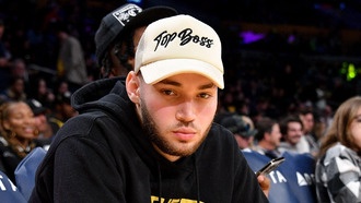 Адина Росса могут разбанить на Twitch, если он поговорит с генеральным директором