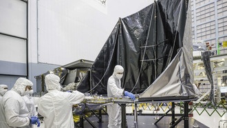 НАСА тестирует развертывание «забрала» римского космического телескопа