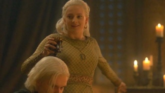 Модель примерила на себя образ элегантной Хелейны из «Дома дракона»