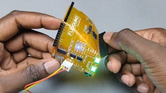 Познакомьтесь с Flexduino — самодельной копией Arduino, которая гнется и сгибается