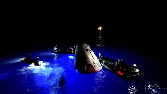 Технологический миллиардер возвращается на Землю после первого частного выхода в открытый космос