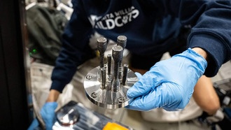 Ученые впервые напечатали металлические детали на 3D-принтере в космосе