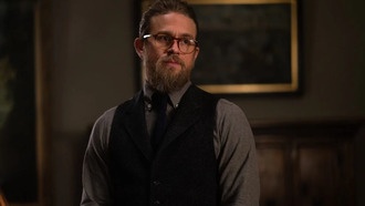 Актёр Чарли Ханнэм исполнит роль серийного убийцы Эда Гейна в третьем сезоне антологии «Монстр»