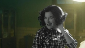 На Disney+ состоялась премьера сериала «Это всё Агата» с Кэтрин Хан