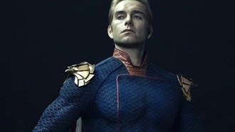 Модел перевоплотилась в женскую версию Хоумлендера из «Пацанов»